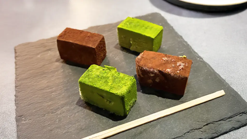 Night Bar Rouge&酒の駅となりの画像